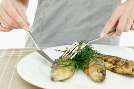 女性經(jīng)常吃魚(yú)可防乳腺癌 盤點(diǎn)4大好處