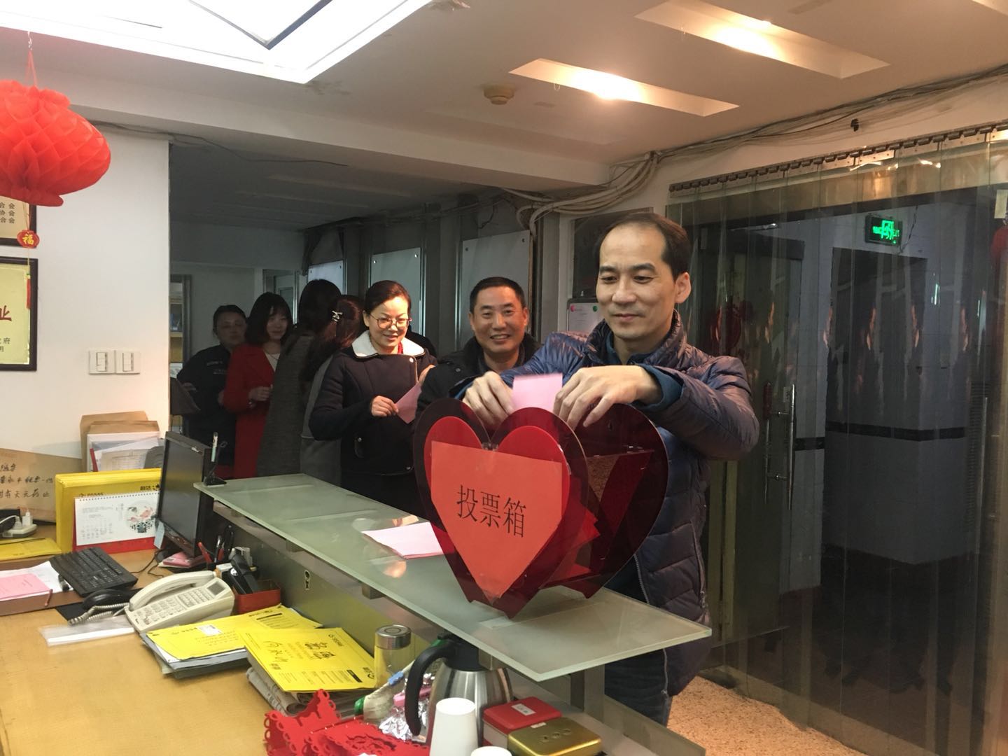 湖北東信醫(yī)藥有限公司舉行工會副主席增補投票選舉儀式