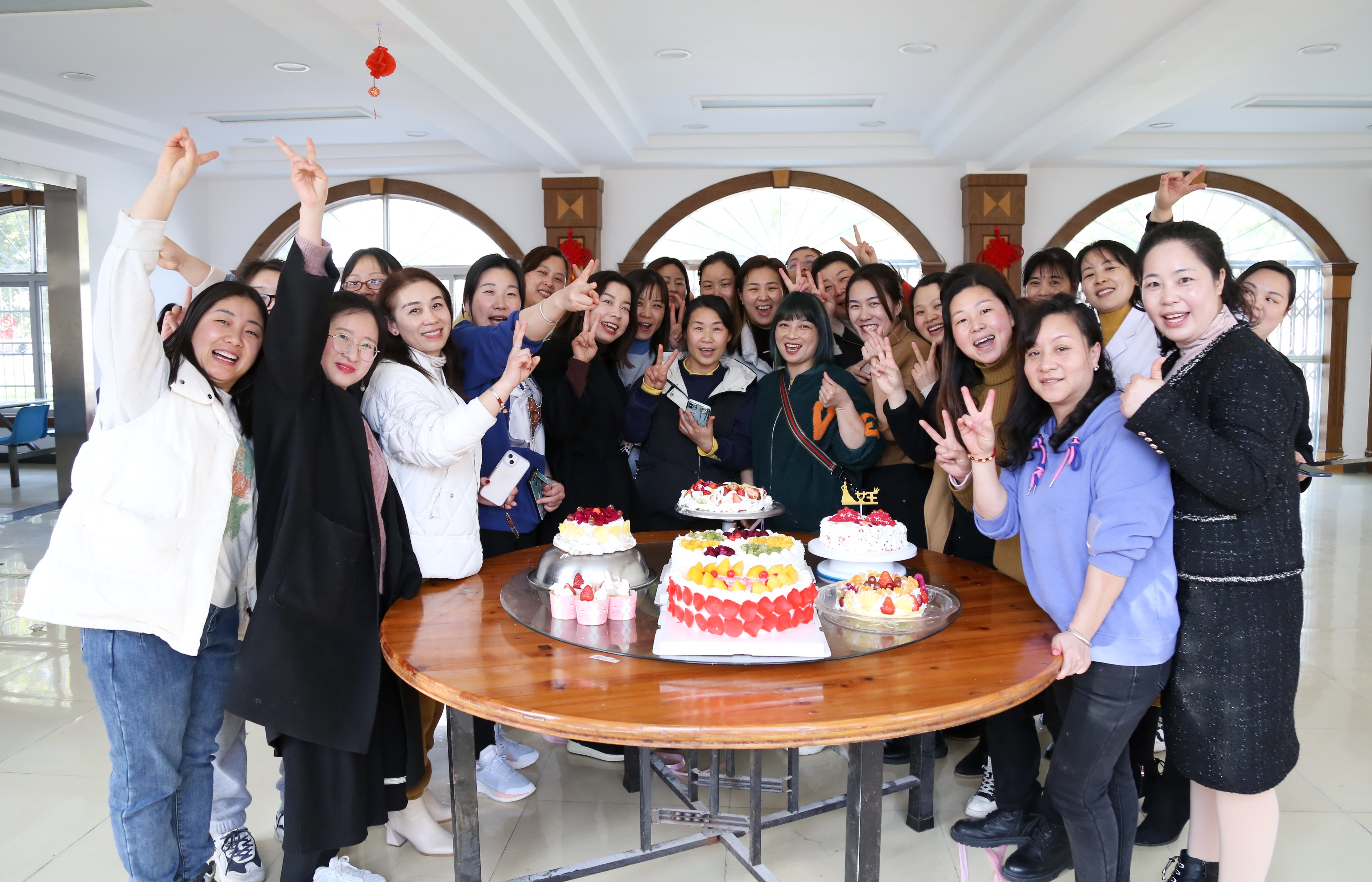 與美同行，樂享生活——東信醫(yī)藥集團以多種形式隆重慶祝“三八”國際...